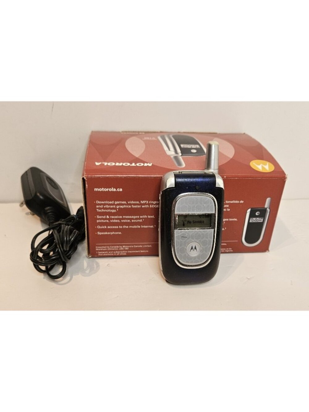 Motorola V186 Flip Phone With Charger Papers And Original Box * Read
